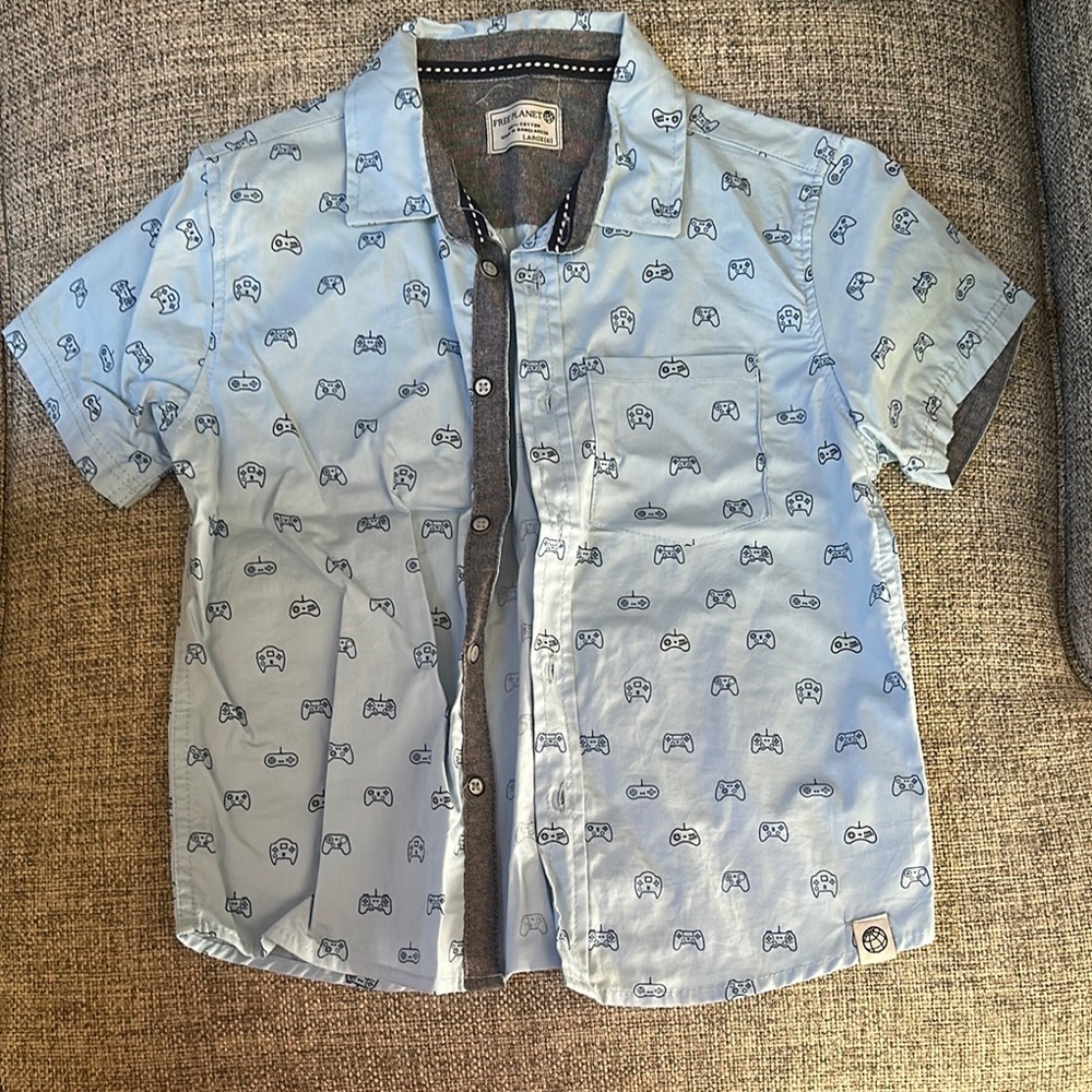 Free Planet Shirt *BUNDLE 4/$10*